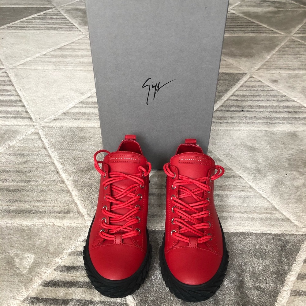 🔥🔥Giuseppe Zanotti🔥🔥 - Picture 2 of 8